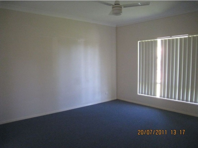 15 Holliday Drive, Edens Landing QLD 4207