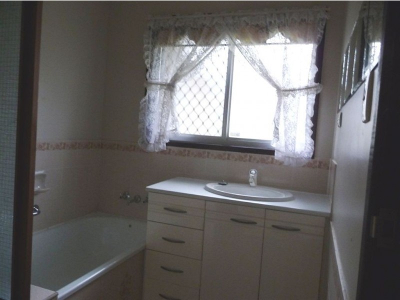 39 Harburg Drive, Beenleigh QLD 4207