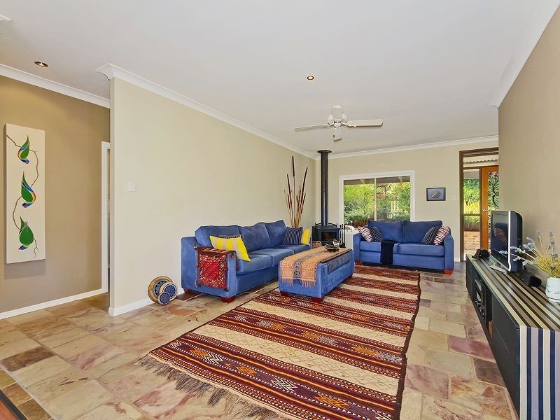 5 Magenta Ct, Mount Warren Park QLD 4207