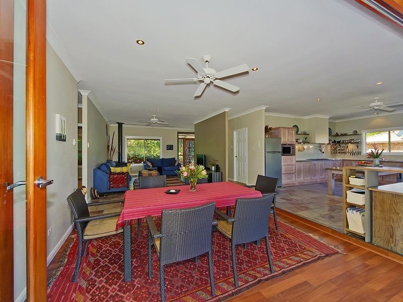 5 Magenta Ct, Mount Warren Park QLD 4207