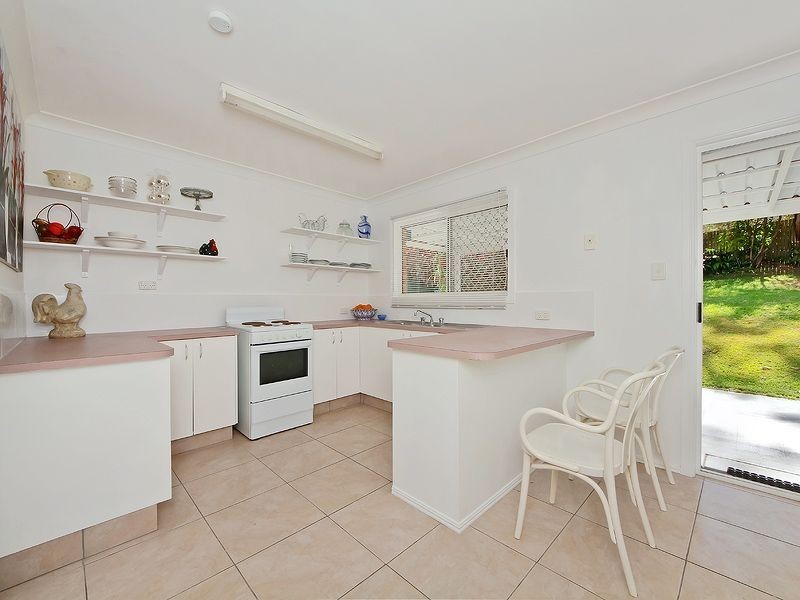 64 Avonmore St, Edens Landing QLD 4207