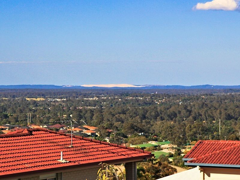 28 Hillside Cr, Edens Landing QLD 4207