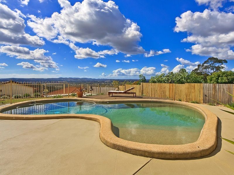 28 Hillside Cr, Edens Landing QLD 4207
