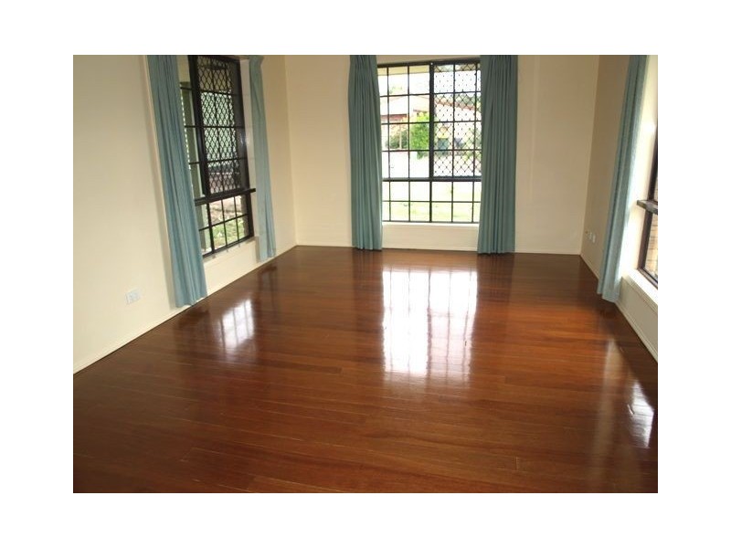 3 Tregana Cct, Edens Landing QLD 4207