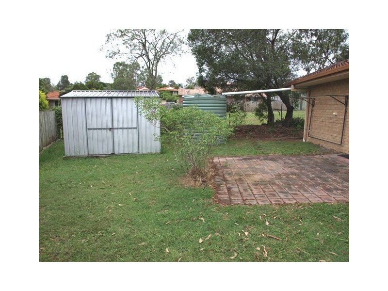 3 Tregana Cct, Edens Landing QLD 4207