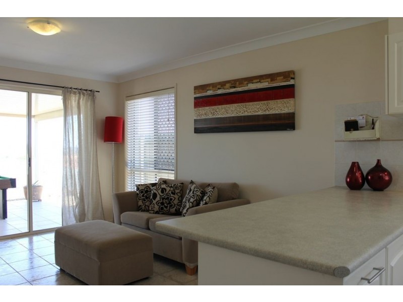 27 Grandview Place, Carindale QLD 4152