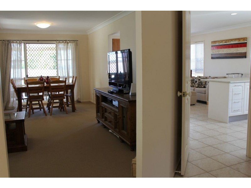 27 Grandview Place, Carindale QLD 4152