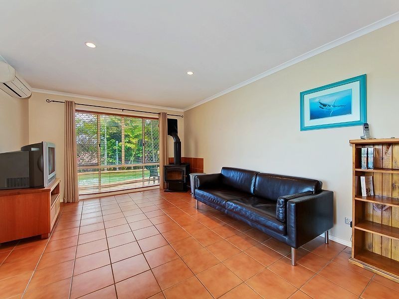 4 Shona Crt, Mount Warren Park QLD 4207