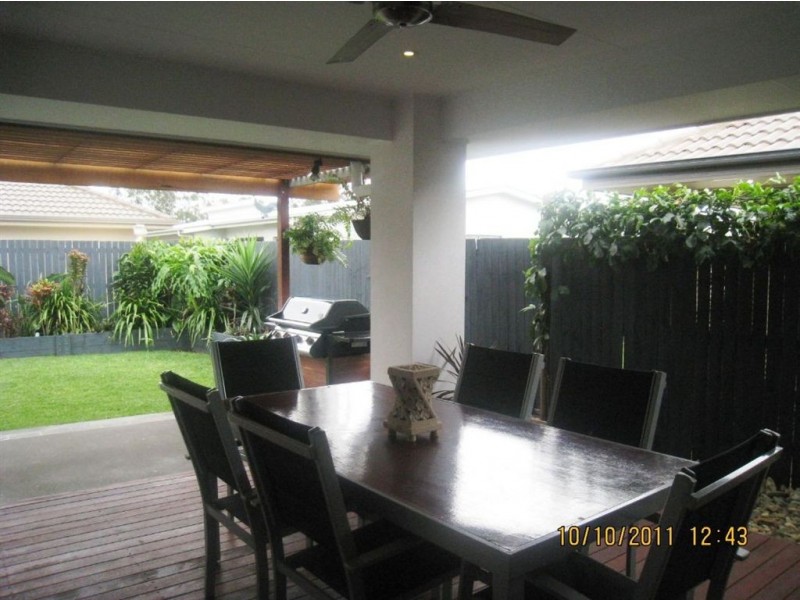 16 Coalstoun Crossing, Waterford QLD 4133