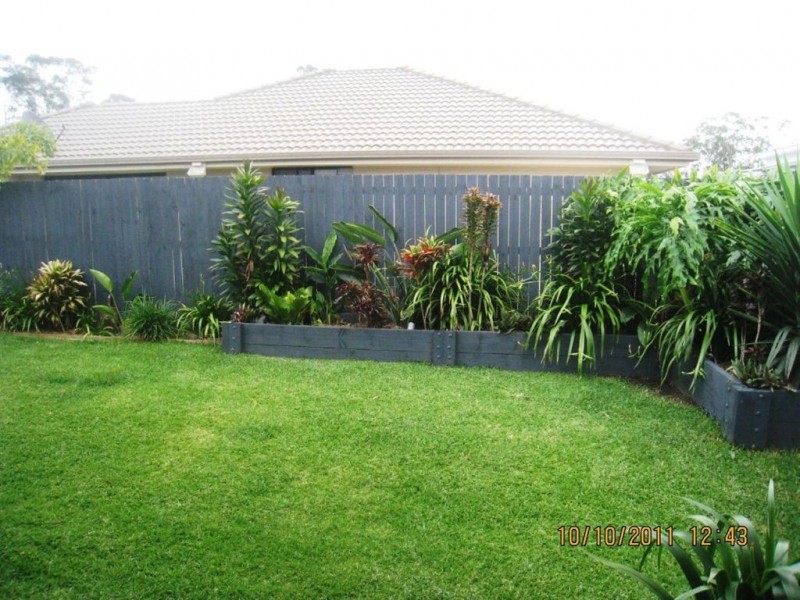 16 Coalstoun Crossing, Waterford QLD 4133