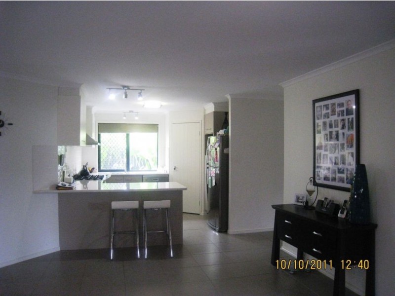 16 Coalstoun Crossing, Waterford QLD 4133