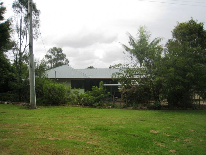 267 Rotary Park Rd, Alberton QLD 4207