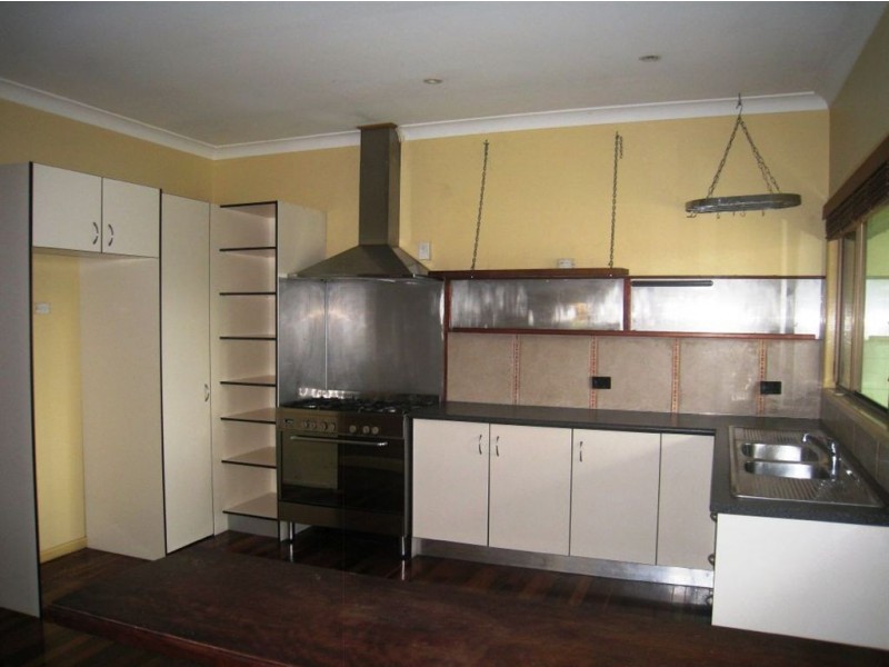 267 Rotary Park Rd, Alberton QLD 4207