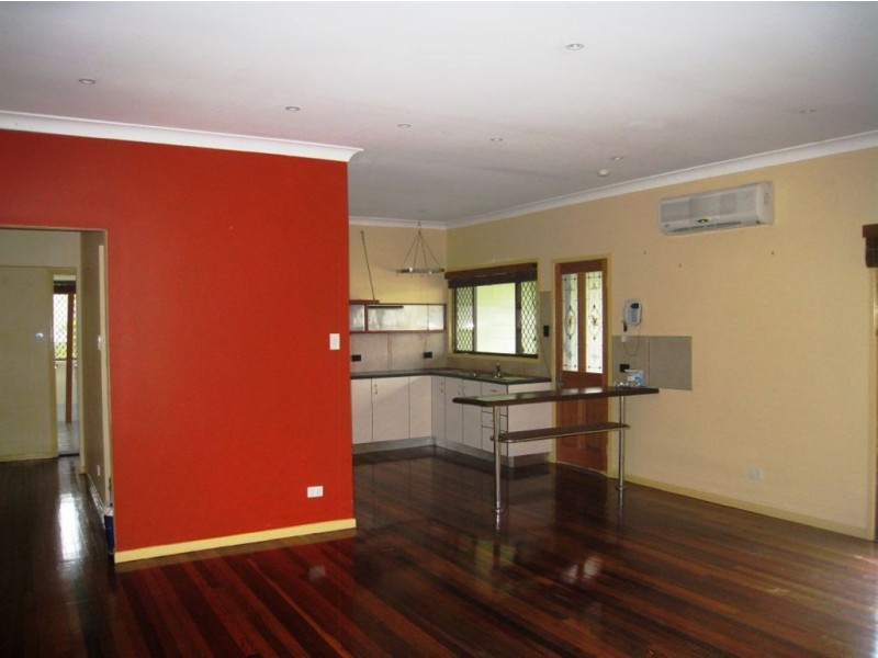 267 Rotary Park Rd, Alberton QLD 4207