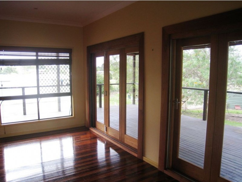 267 Rotary Park Rd, Alberton QLD 4207