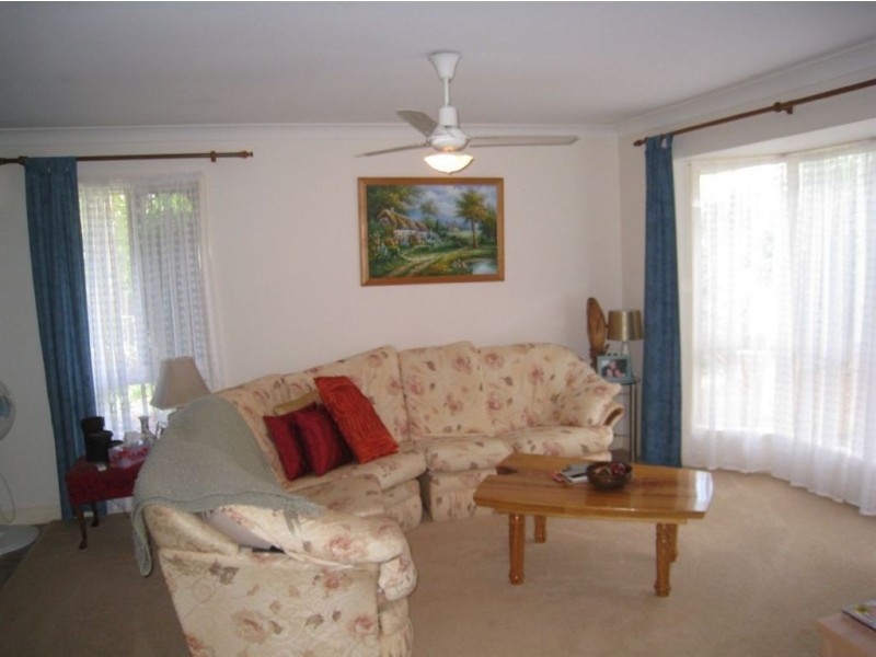 25 Yvonne Cres, Mount Warren Park QLD 4207