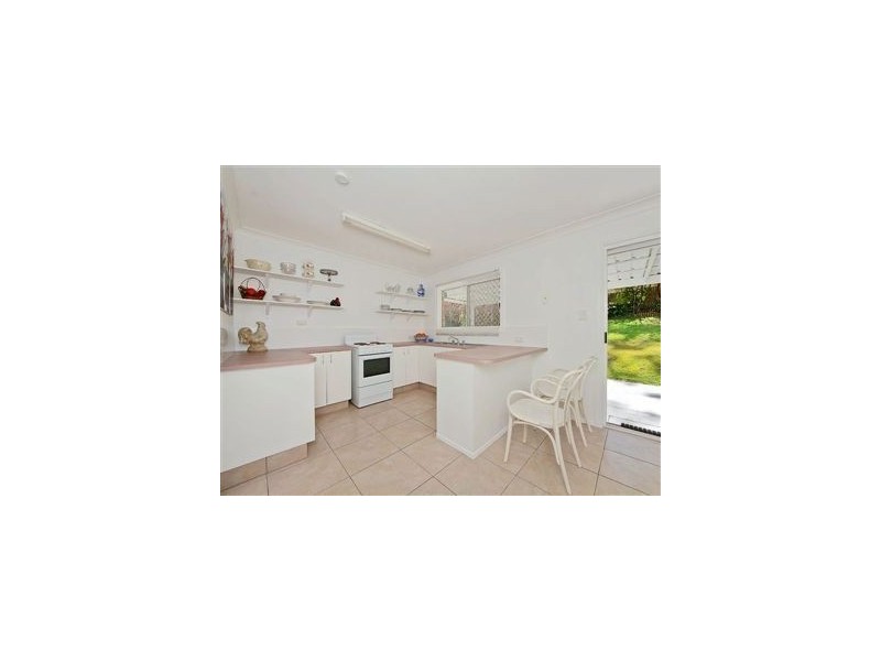 64 Avonmore St, Edens Landing QLD 4207