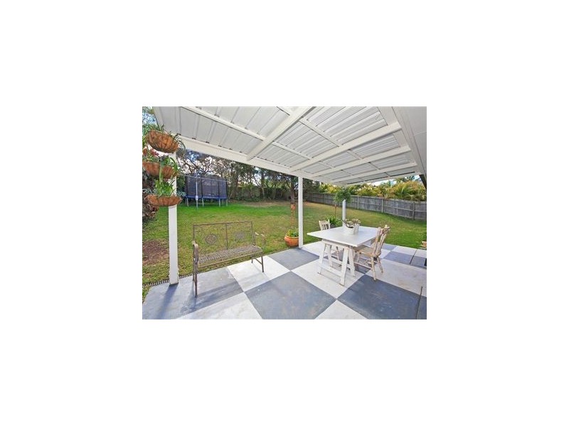 64 Avonmore St, Edens Landing QLD 4207