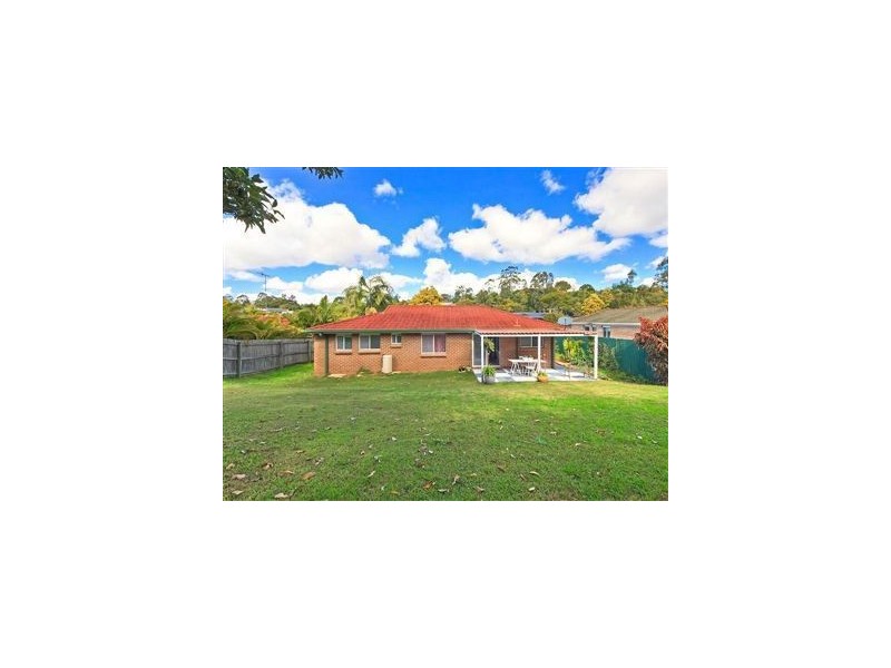 64 Avonmore St, Edens Landing QLD 4207