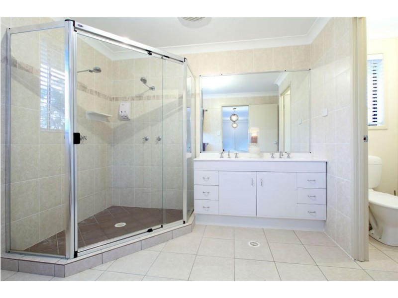 85 Wuraga Road, Bahrs Scrub QLD 4207