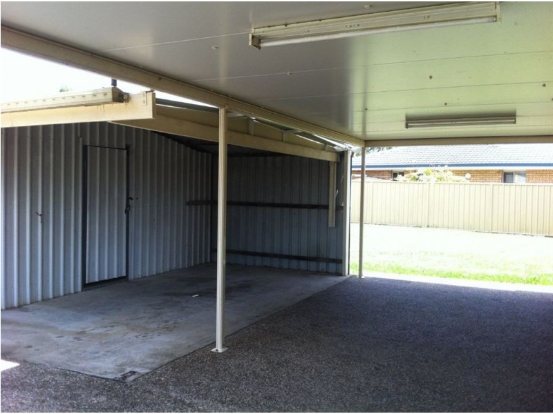 2 Eastwell Cr, Mount Warren Park QLD 4207