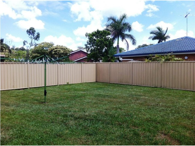 2 Eastwell Cr, Mount Warren Park QLD 4207