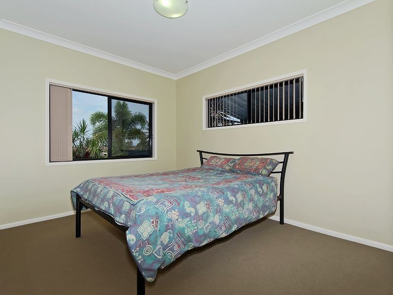 13 Barnhill Tce, Edens Landing QLD 4207