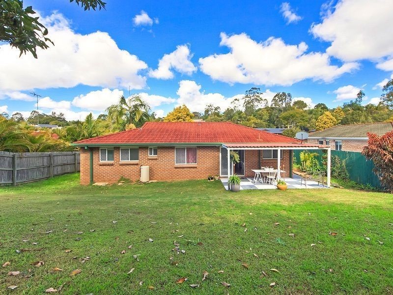 64 Avonmore St, Edens Landing QLD 4207