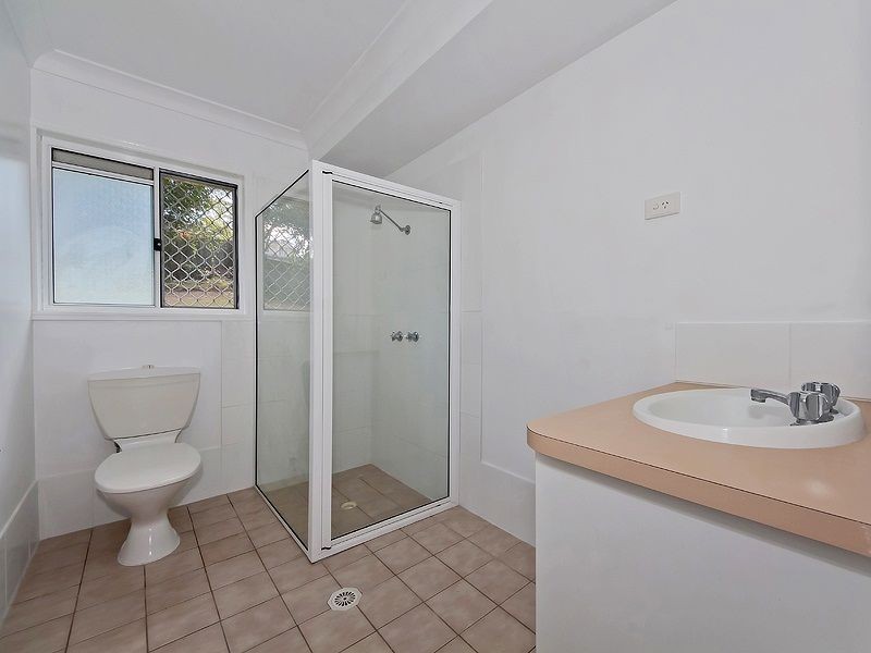64 Avonmore St, Edens Landing QLD 4207