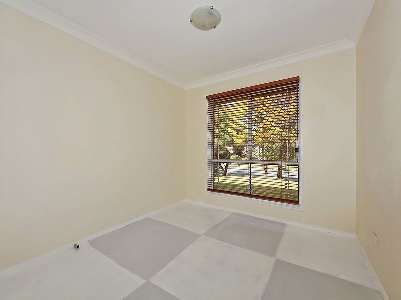 64 Avonmore St, Edens Landing QLD 4207