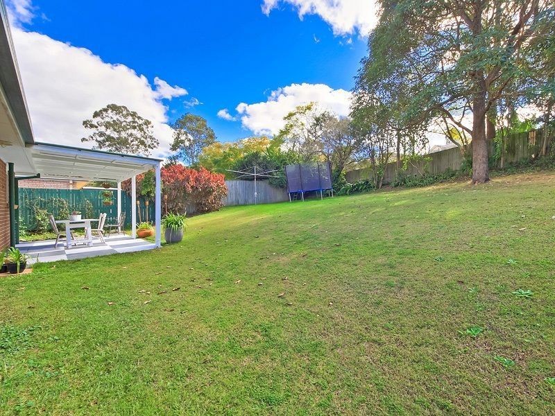 64 Avonmore St, Edens Landing QLD 4207