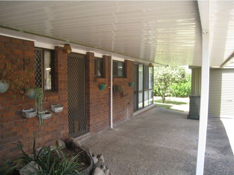 8 Thoms Cr, Mount Warren Park QLD 4207