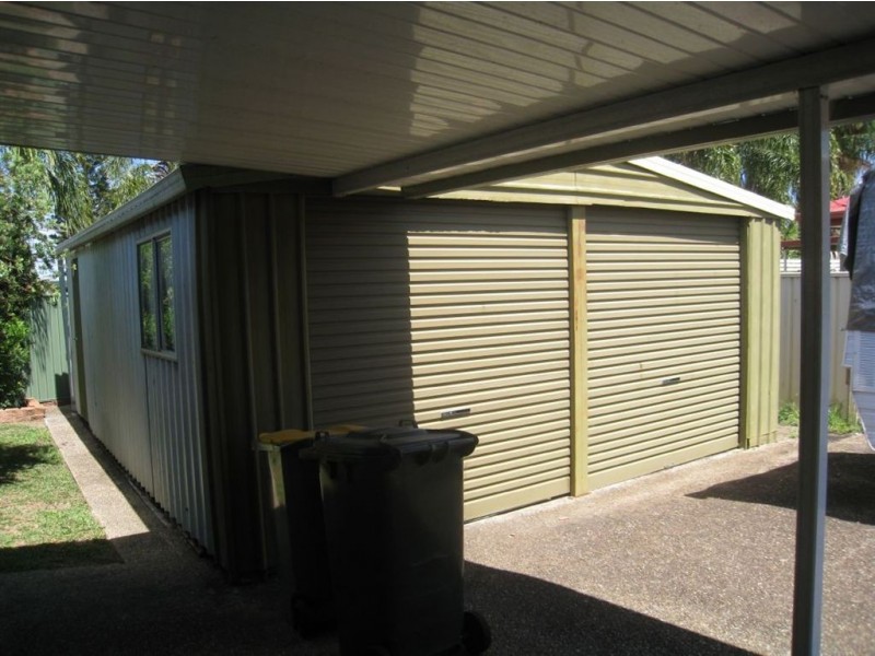 8 Thoms Cr, Mount Warren Park QLD 4207