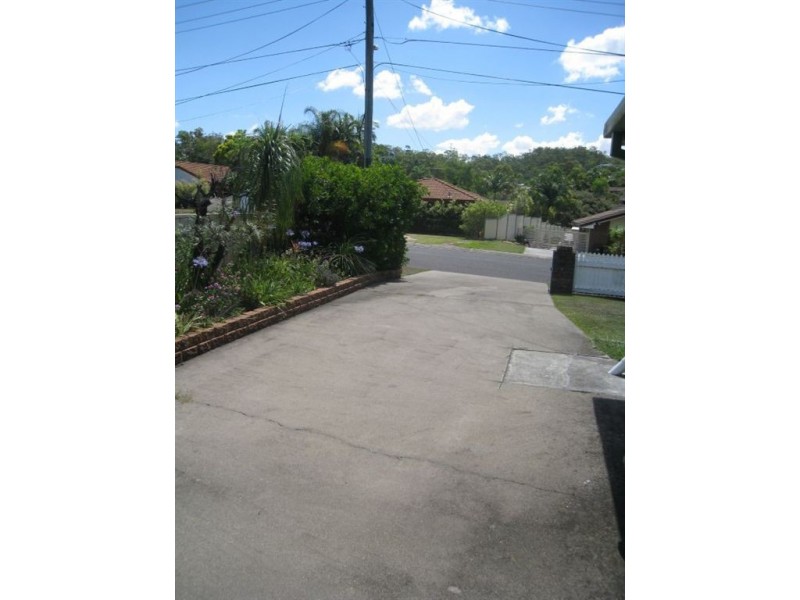 8 Thoms Cr, Mount Warren Park QLD 4207
