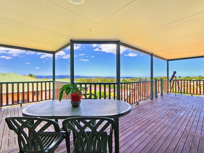 9 Barnhill Tce, Edens Landing QLD 4207