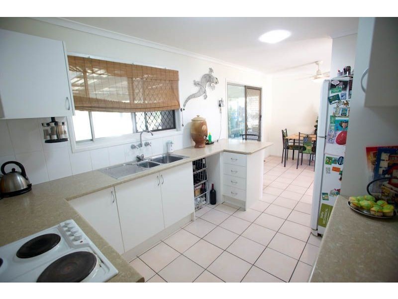 42 Harburg Drive, Beenleigh QLD 4207