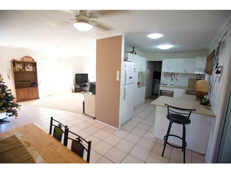 42 Harburg Drive, Beenleigh QLD 4207