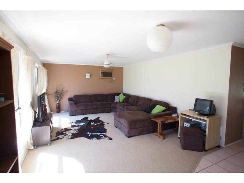 42 Harburg Drive, Beenleigh QLD 4207