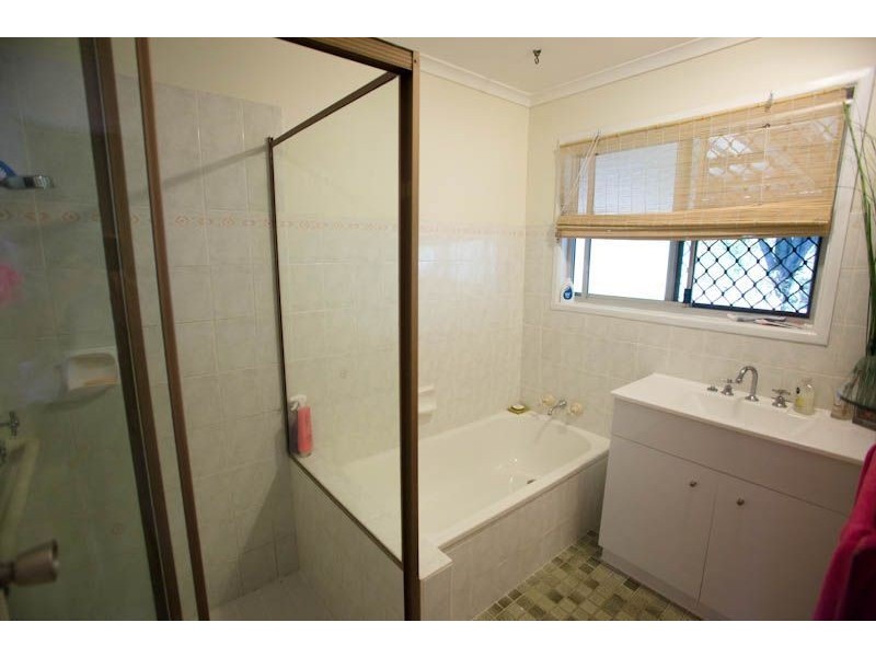 42 Harburg Drive, Beenleigh QLD 4207