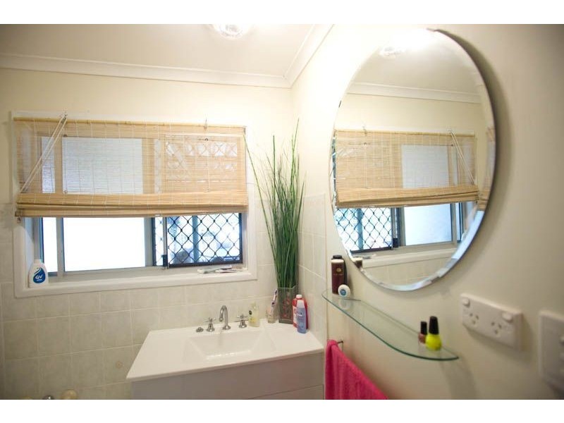 42 Harburg Drive, Beenleigh QLD 4207