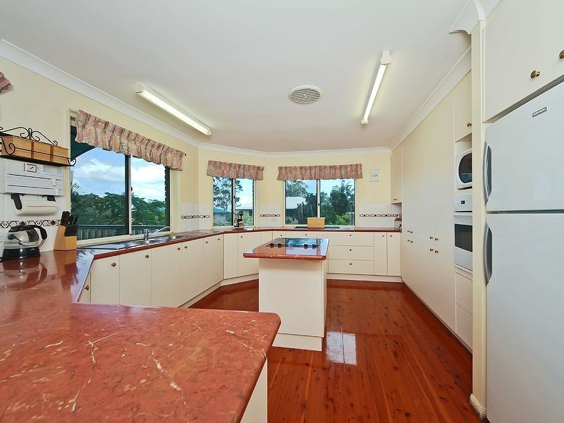 37 Wantana Cr, Edens Landing QLD 4207