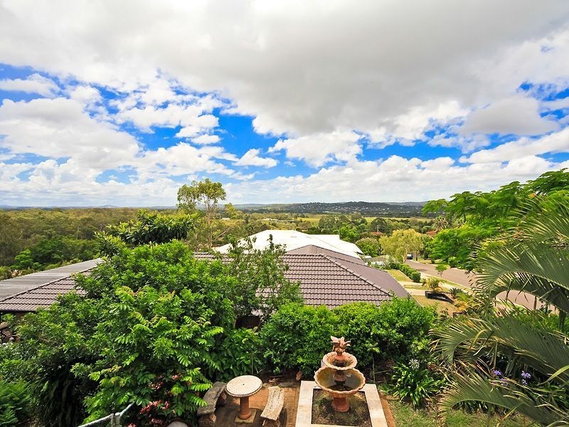 37 Wantana Cr, Edens Landing QLD 4207