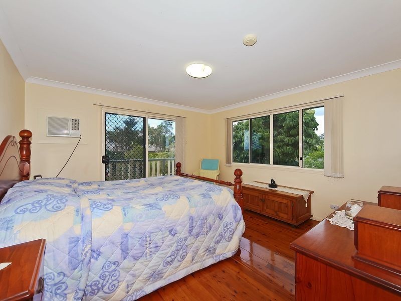 37 Wantana Cr, Edens Landing QLD 4207
