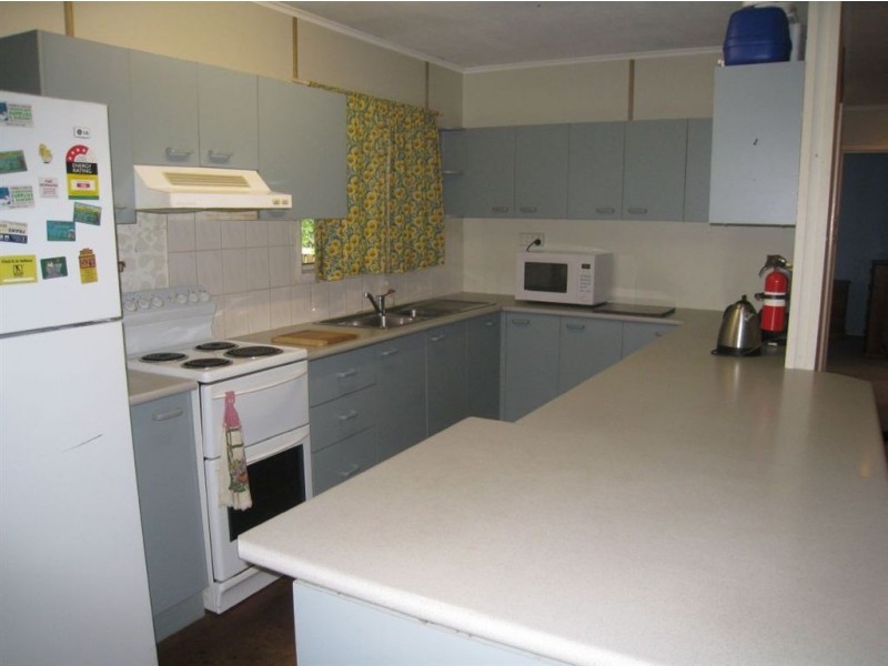 84 Mayes Ave, Kingston QLD 4114