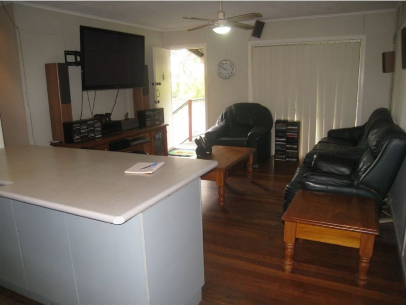 84 Mayes Ave, Kingston QLD 4114