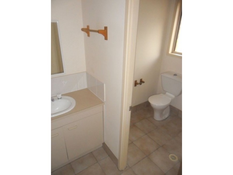 6 Valerie, Edens Landing QLD 4207