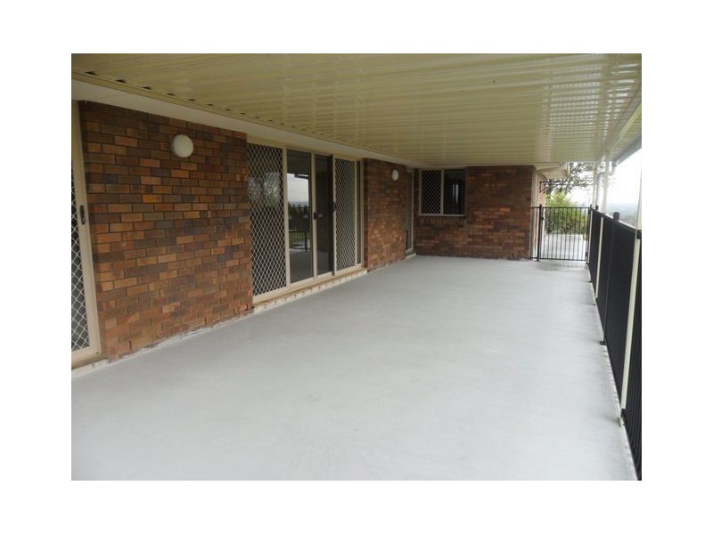 6 Valerie, Edens Landing QLD 4207