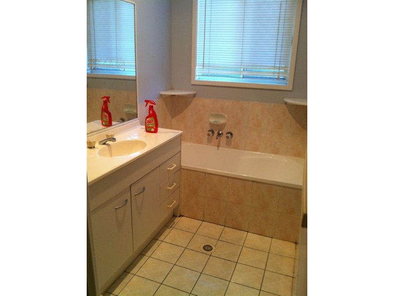 54 Mckinley Street, Eagleby QLD 4207