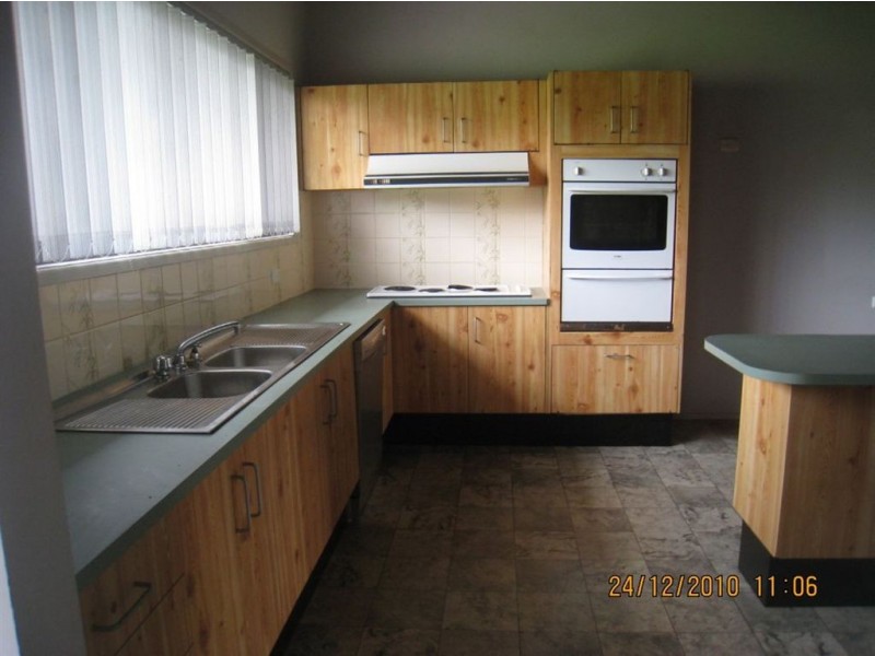 82 Loganlea Road, Loganlea QLD 4131