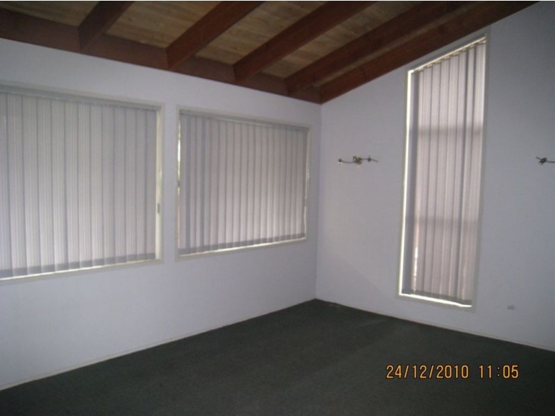 82 Loganlea Road, Loganlea QLD 4131